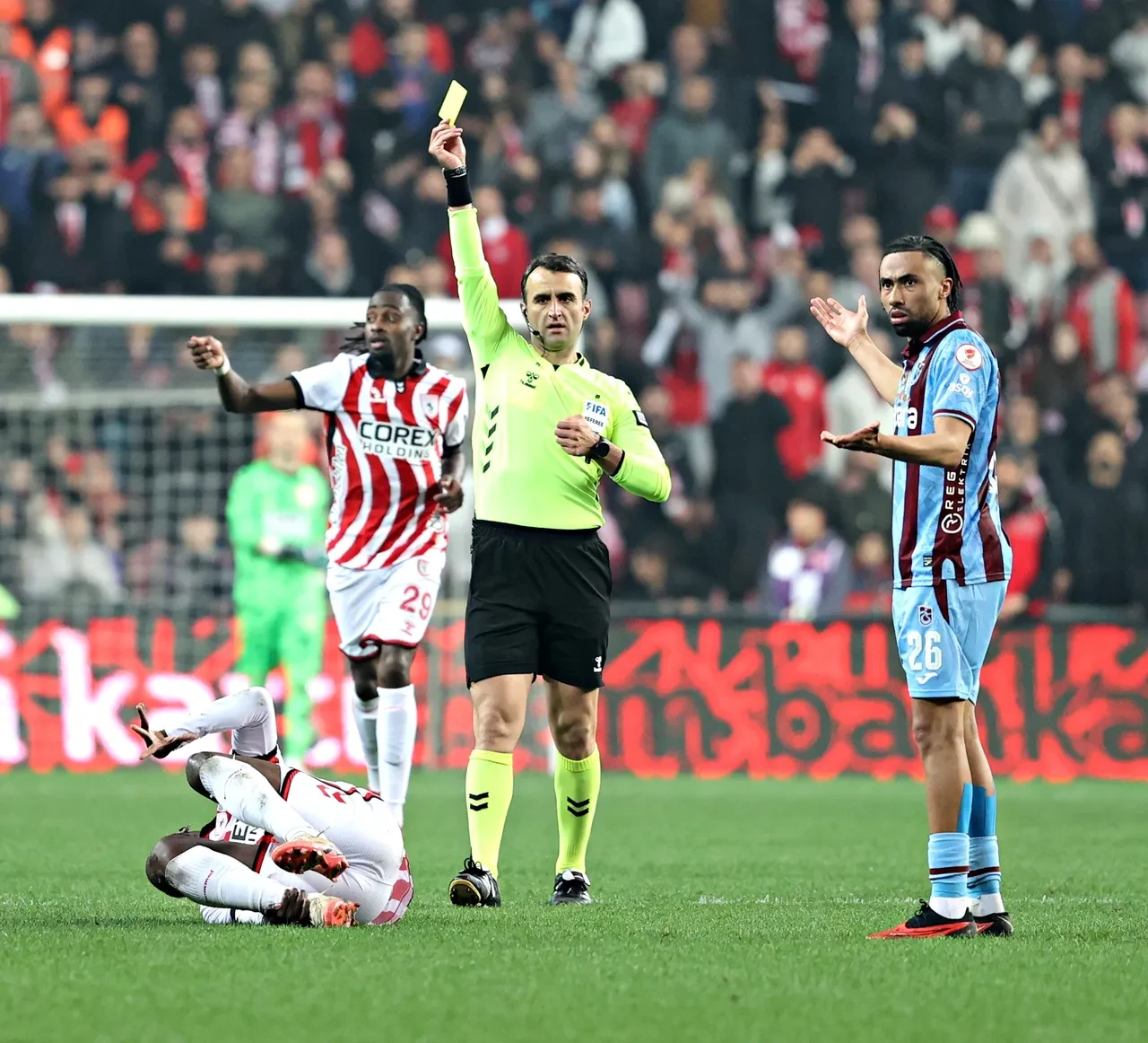 Samsunspor Başkanı Yüksel Yıldırım, hakemlere isyan edip Cumhurbaşkanı Erdoğan'a çağrı yaptı