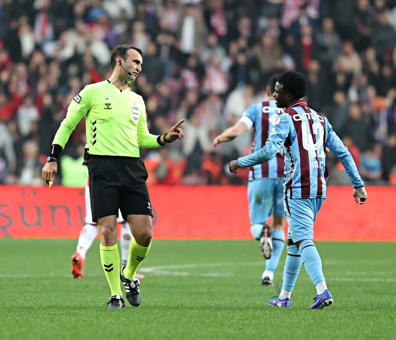 Samsunspor Başkanı Yüksel Yıldırım, hakemlere isyan edip Cumhurbaşkanı Erdoğan'a çağrı yaptı