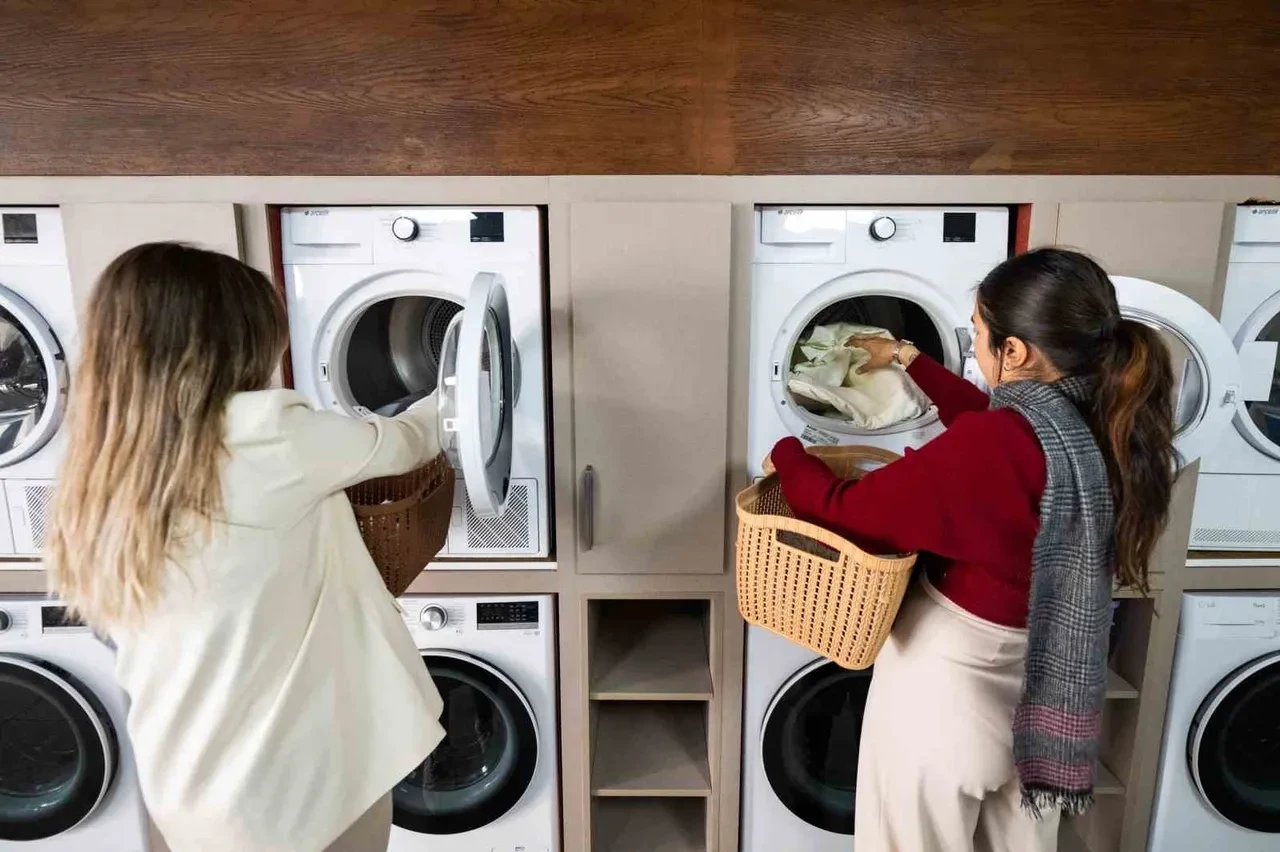 Yıllardır çamaşırları yanlış yıkamışız: Makinedeki o gizli bölmenin asıl amacı herkesi şaşkına çevirdi