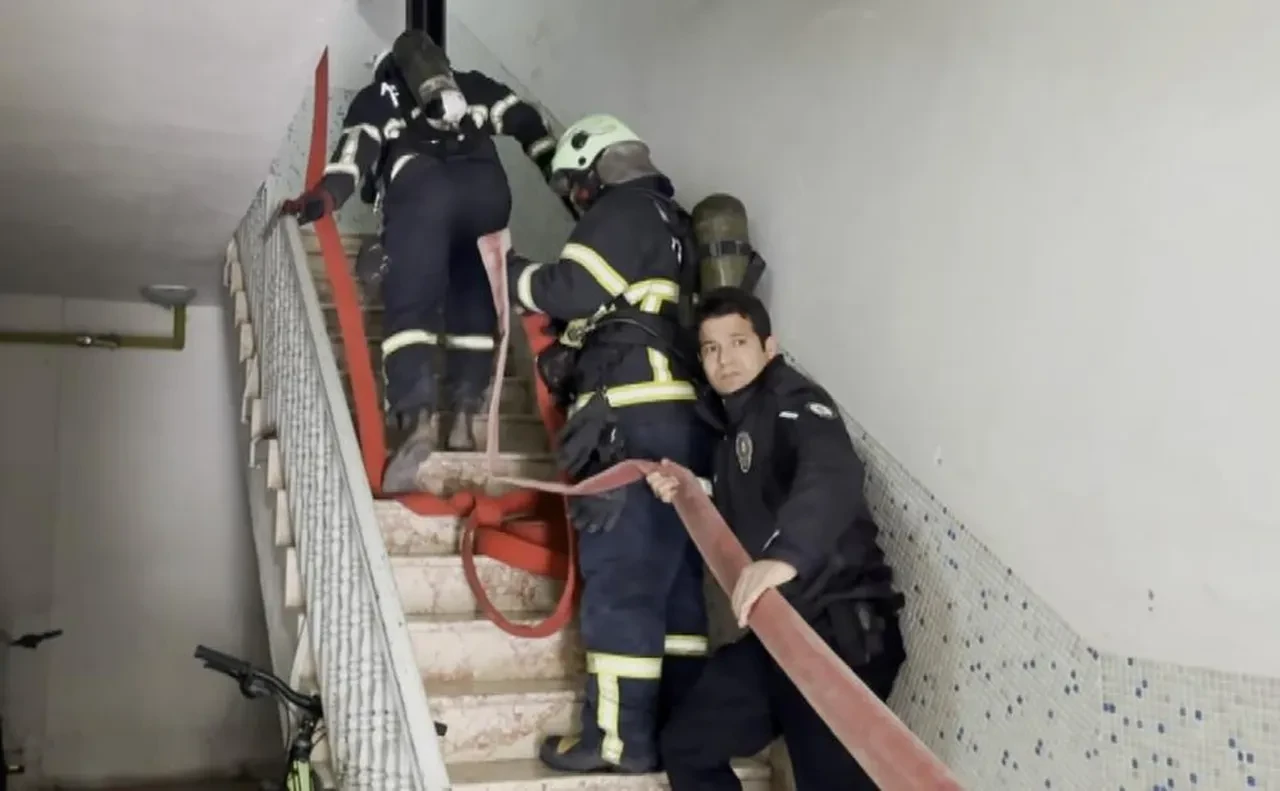 Aksaray'da 5 katlı apartmanda yangın: Vatandaşlar tahliye edildi