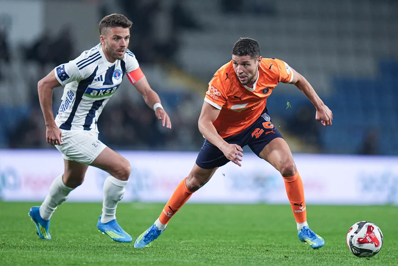 Başakşehir Avrupa aşkına: Kasımpaşa'yı farklı geçti