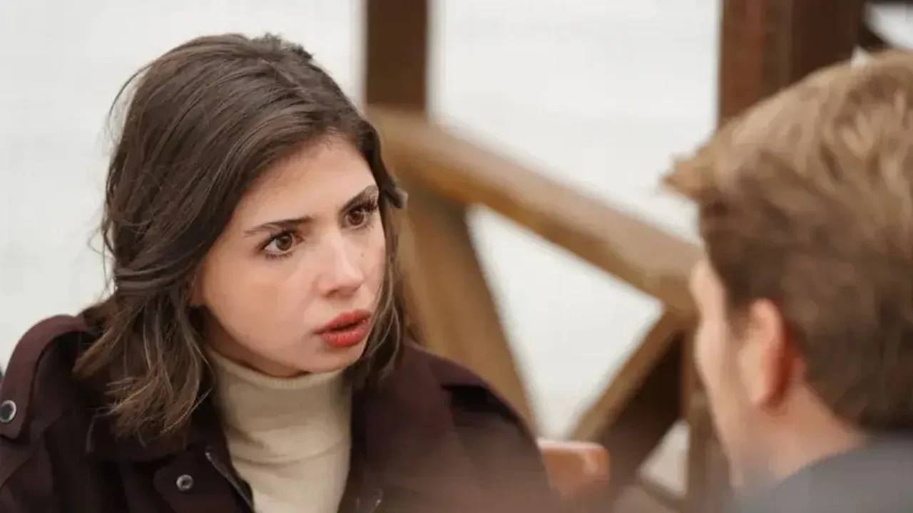 Erdem Şanlı ve Zeynep Atılgan aşk iddiasında flaş gelişme! Yakışıklı oyuncu kafaları karıştırdı