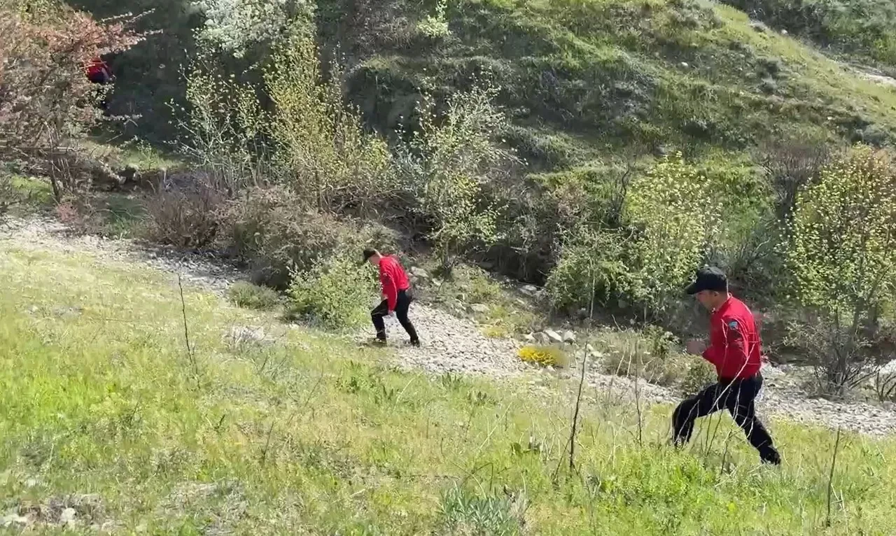 Gülistan Doku için tüm ekipler sahada! Her yer karış karış aranıyor