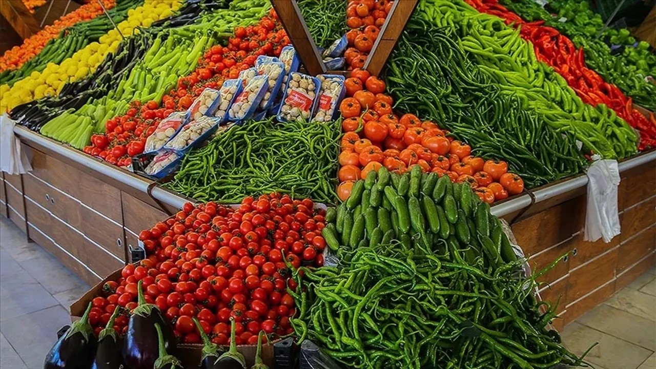 İsraf karnesi açıklandı: Günde 6 milyon ekmek, 30 bin ton sebze meyve çöpe atılıyor