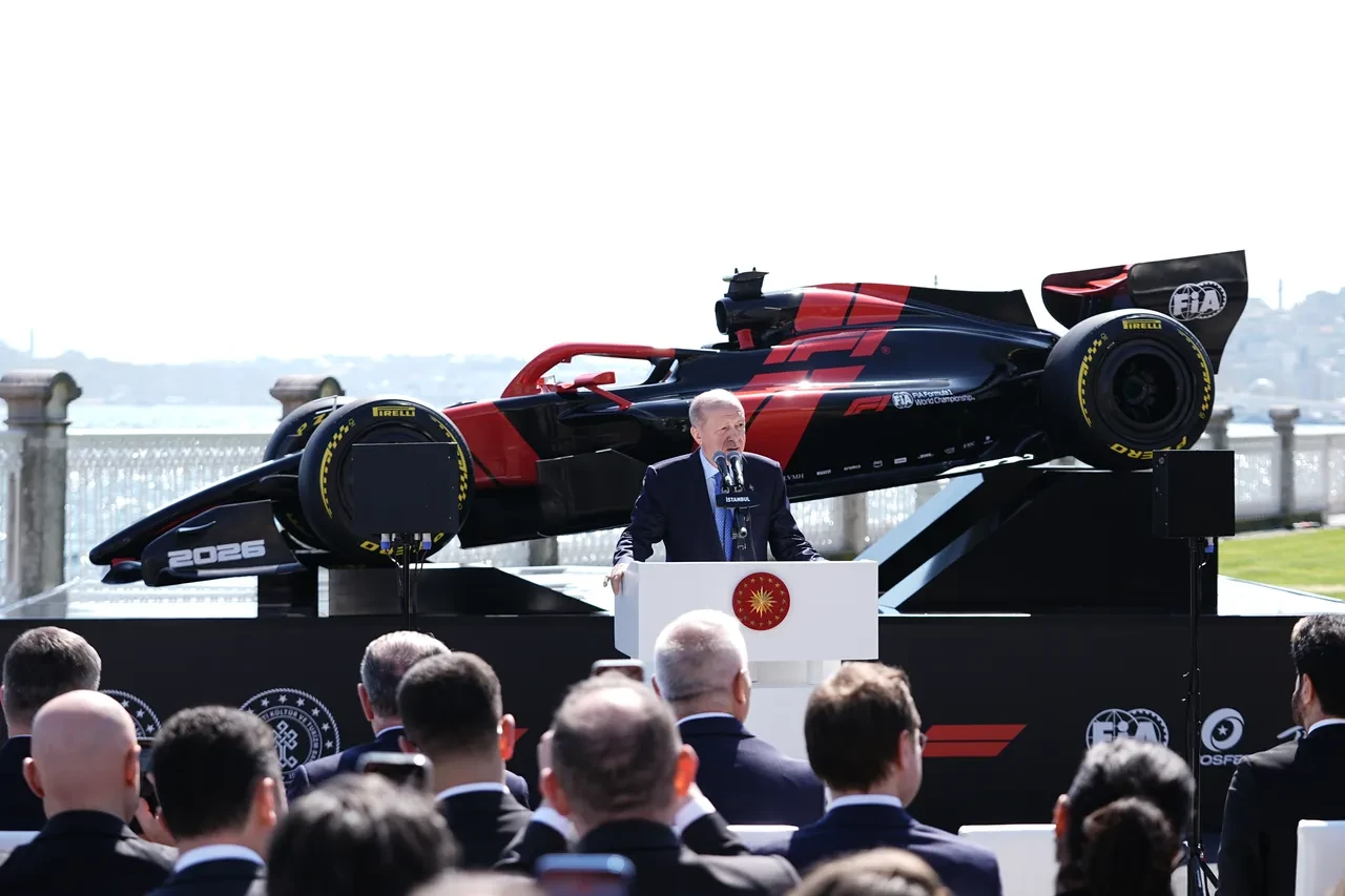 İstanbul'da Formula 1 heyecanı! Bakan Nuri Ersoy'dan dikkat çeken açıklamalar