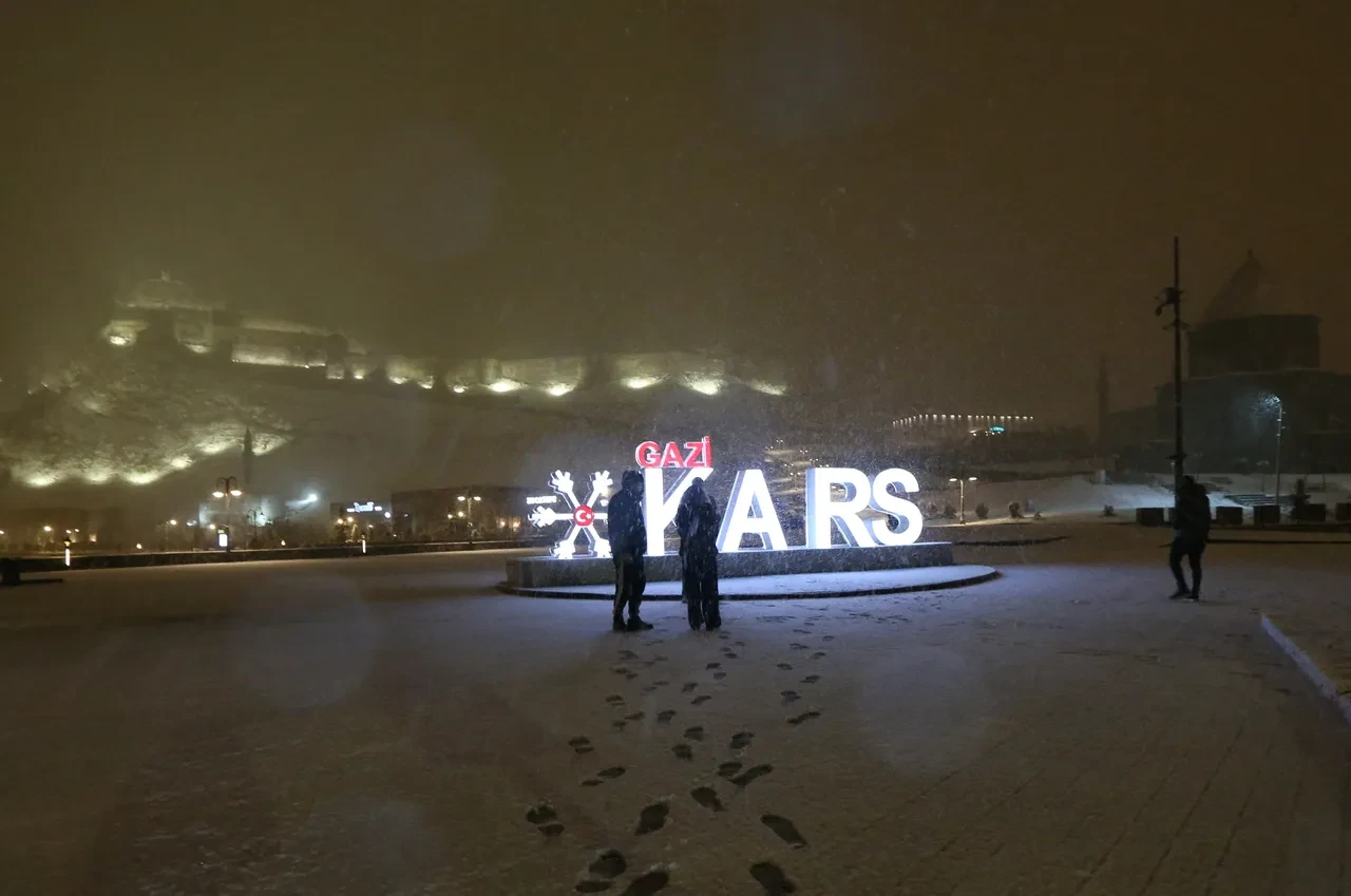 Kış geri geldi! Kars ve Erzurum kar yağışıyla beyaza büründü