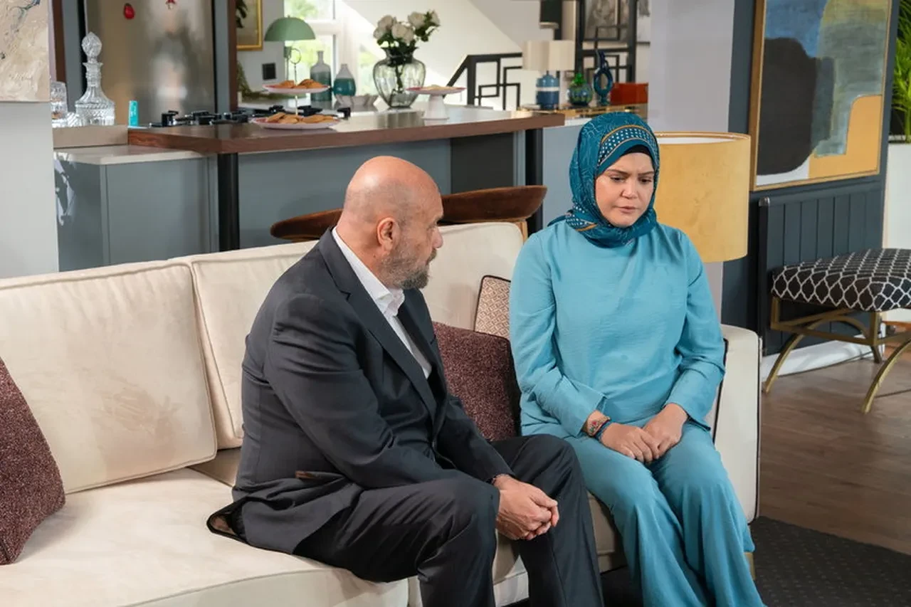 Kızılcık Şerbeti 135. bölüm fragmanı yayınlandı! İlhami’nin krizi, Nilay’ın eve dönüşü şaşırtıyor