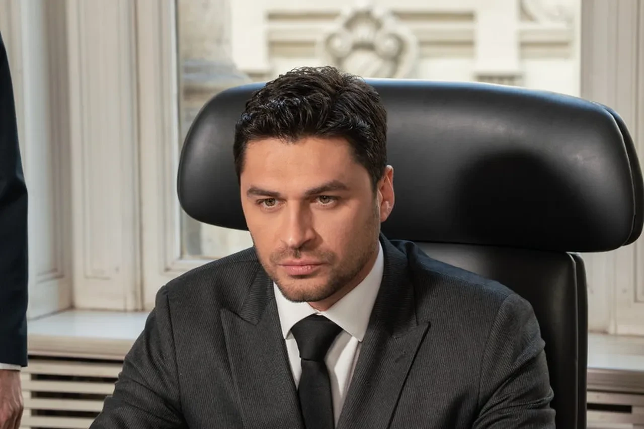 Kızılcık Şerbeti 135. bölüm fragmanı yayınlandı! İlhami’nin krizi, Nilay’ın eve dönüşü şaşırtıyor