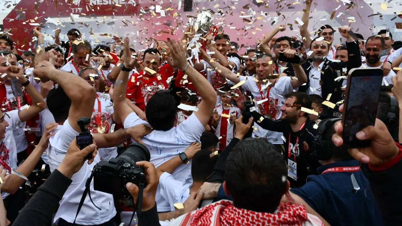 Şampiyon Batman Petrolspor kupasını aldı