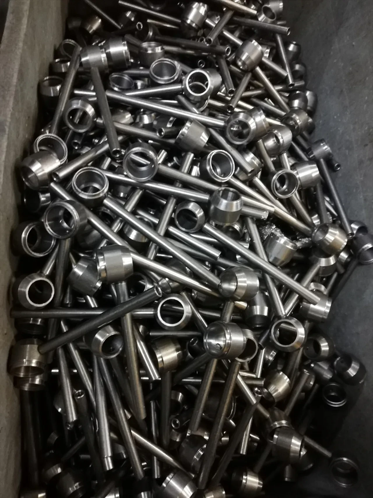 30 metrekarelik bir atölyede kuruldu, şimdi milli hava araçlarına parça üretiyor