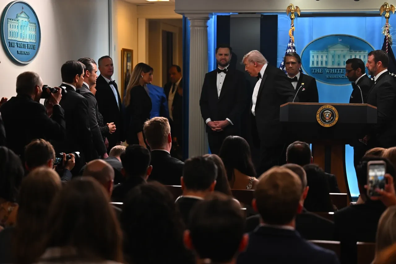 ABD Başkanı Donald Trump'ın katıldığı yemekte silah sesleri! Saldırganın kimliği belli oldu