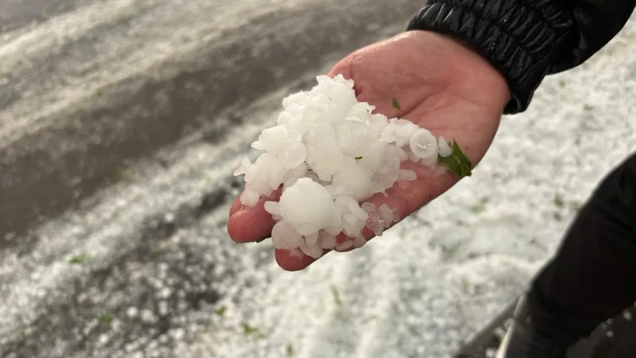 Bir anda bastırdı, şehir beyaza büründü: Gaziantep’te 