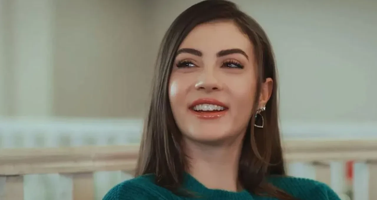 Burcu Özberk, oyunculuğu bıraktı mı? Hayranları oldukça endişeliydi: Burcu Özberk'ten dizilere dair flaş karar!