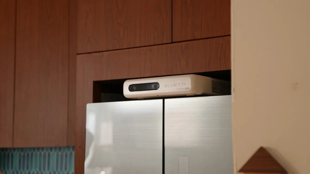 Buzdolabını 22 saat çalıştıran batarya: Elektrik kesintisinde yiyecekler bozulmayacak