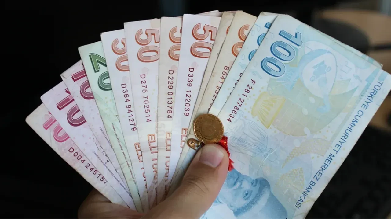 Emekli olmak isteyen ev hanımlarına iki büyük tüyo! Murat Göktaş canlı yayında açıkladı