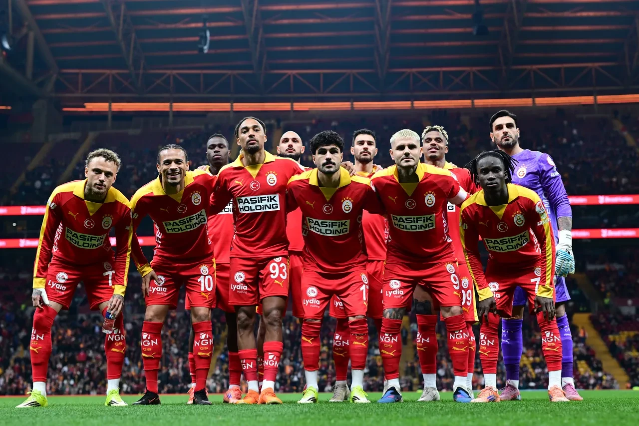Galatasaray Fenerbahçe CANLI nereden izlenir? Galatasaray Fenerbahçe maçını şifresiz veren yabancı kanallar (beIN Sports HD1 CANLI) GS-FB ilk 11’ler…