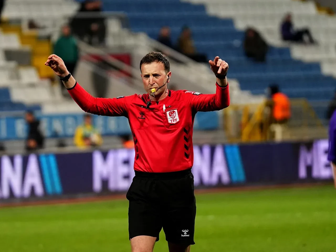 Galatasaray-Fenerbahçe derbisinin VAR hakemi belli oldu