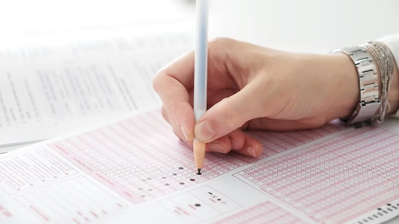 İOKBS soruları ve cevap anahtarı kitapçığı 2026! MEB 5, 6, 7,8,9,10,11. sınıf bursluluk sınavı soruları ve cevapları A-B kitapçığı açıklandı mı?