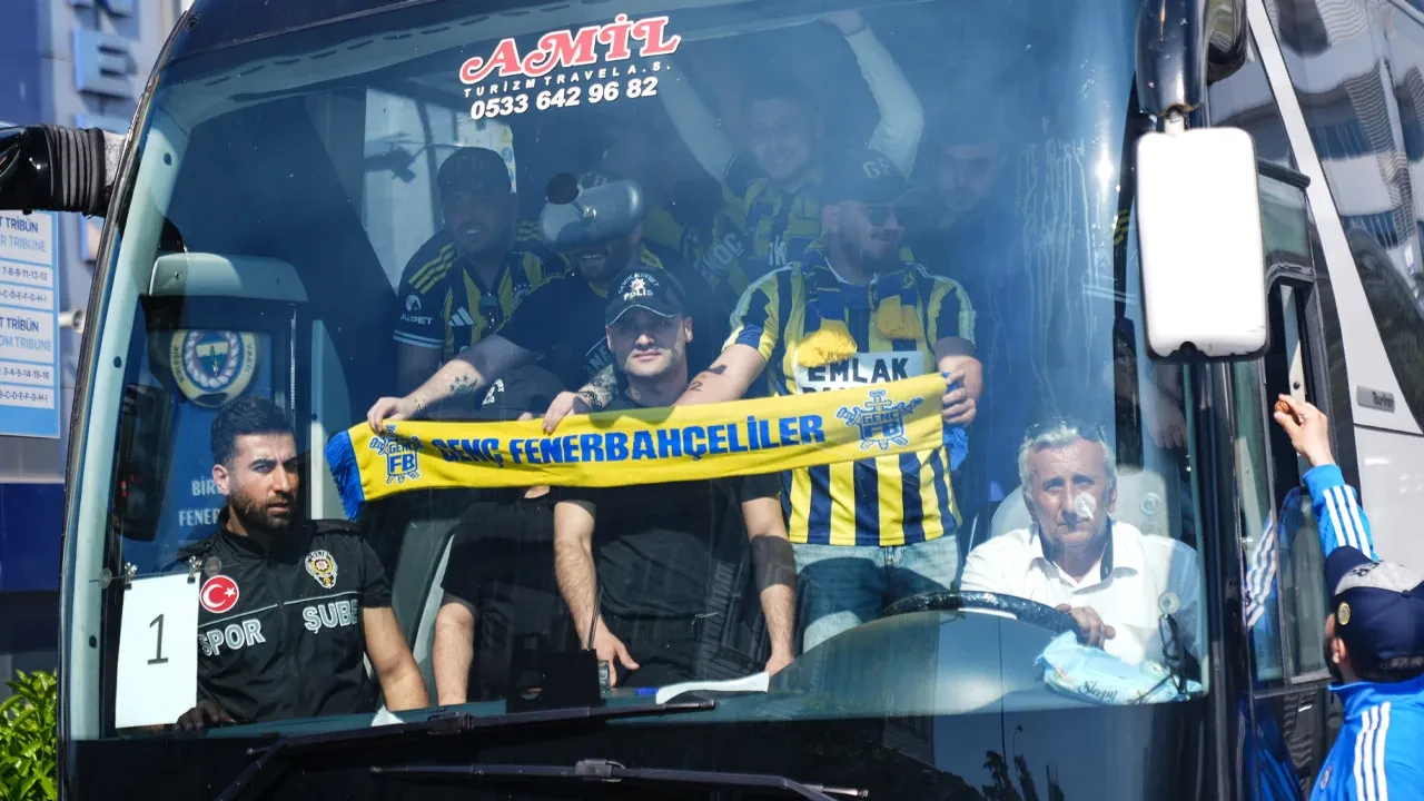 Sadettin Saran'dan derbideki taraftarlara "Hep birlikte kazanacağız" notu