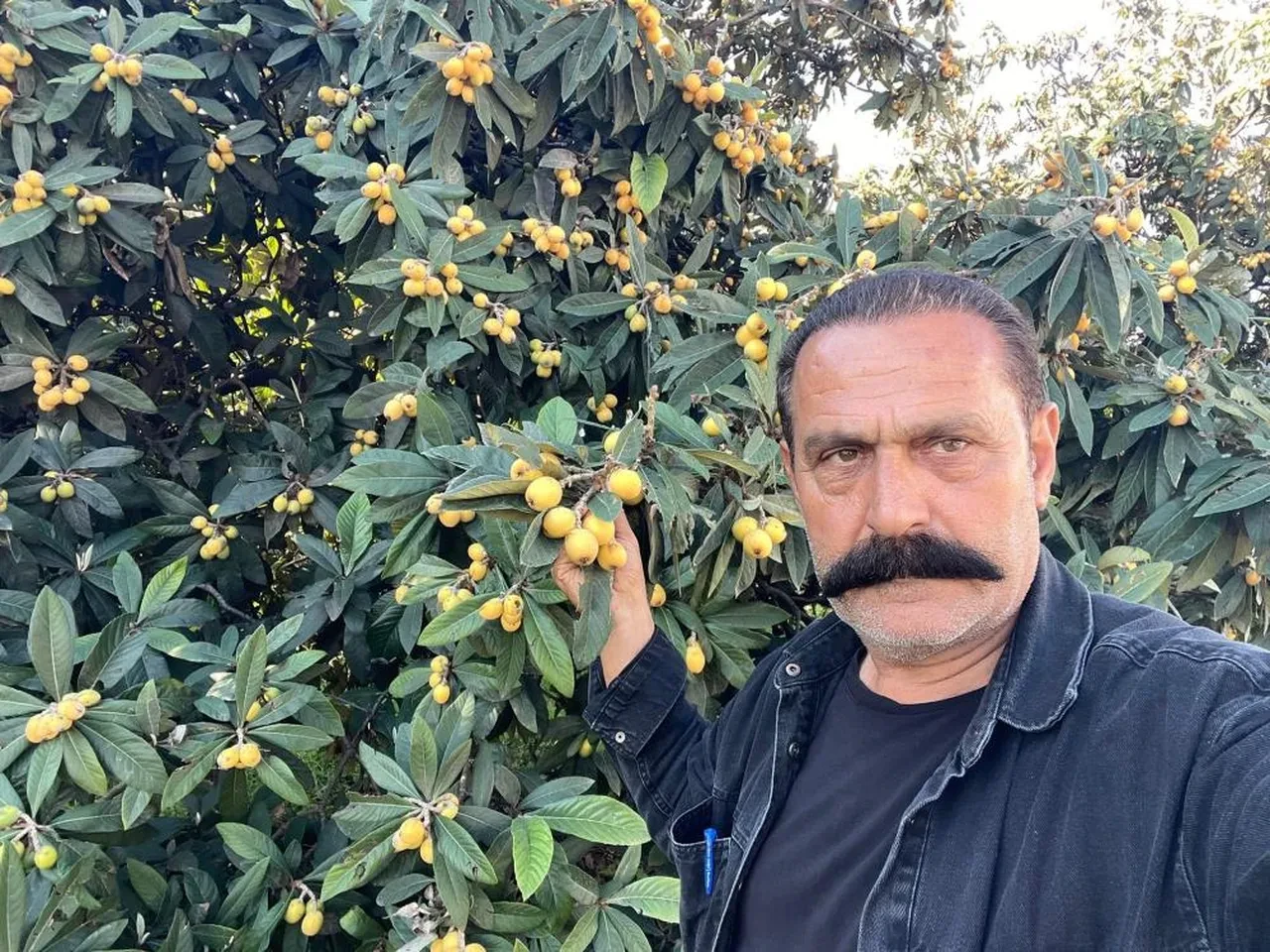 Sosyal medyadan duyuru yapıp bedava dağıttı! Poşetini alan o adrese koştu!