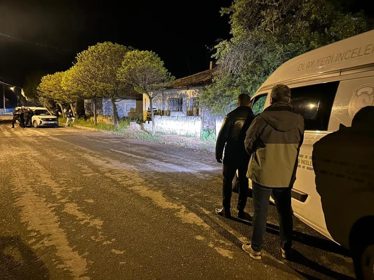  Uşak'ta hareketli saatler! Polis ekiplerine ateş açıldı: Özel harekat ekipleri sevk edildi