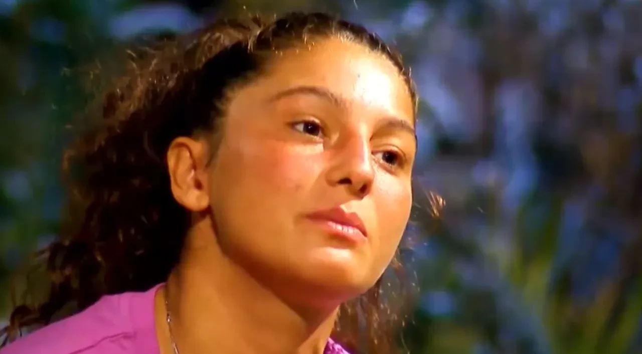 Acun Ilıcalı, Seren Ay'ın biletini kesti! 26 Nisan Pazar Survivor'da Seren Ay diskalifiye edildi