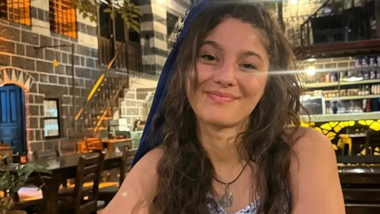 Acun Ilıcalı, Seren Ay'ın biletini kesti! 26 Nisan Pazar Survivor'da Seren Ay diskalifiye edildi