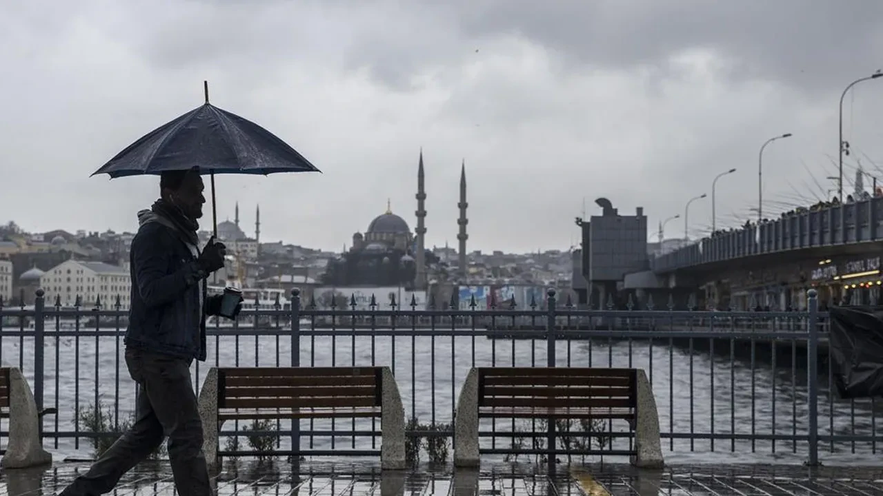 AKOM'dan İstanbul için kritik uyarı! Tarih verildi: Kara bulutlar geri dönüyor  