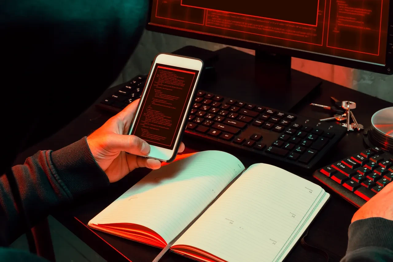 Android dünyasında Morpheus alarmı! Bilişim Uzmanı Emre Özcan uyardı: Anlık olarak izleyebiliyorlar