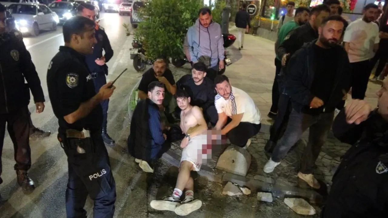 Antalya’da derbi kutlamasında kan aktı! Bir taraftar bıçaklandı