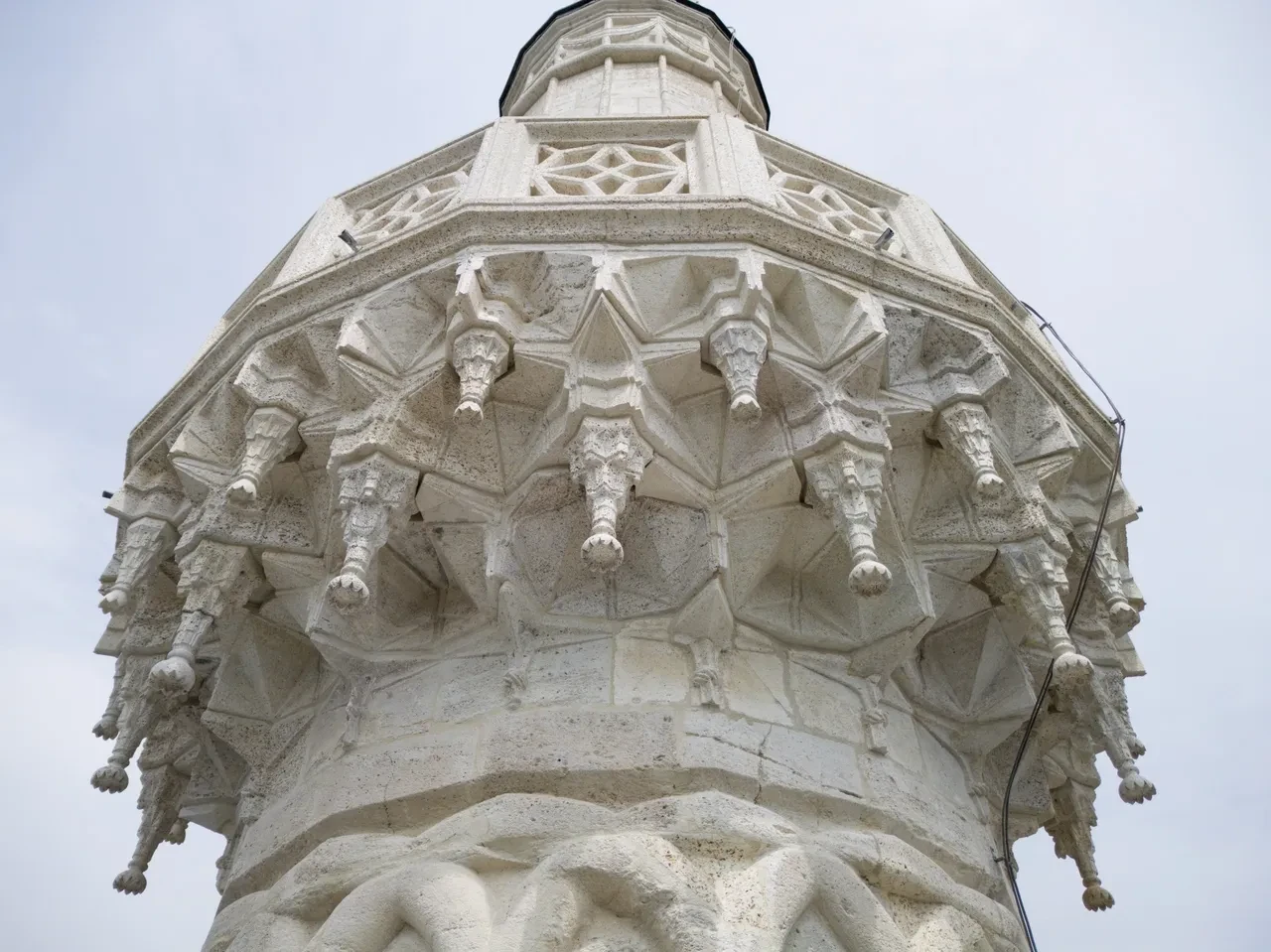 Ayasofya-i Kebir Camii'nin minaresinde restorasyon tamamlandı