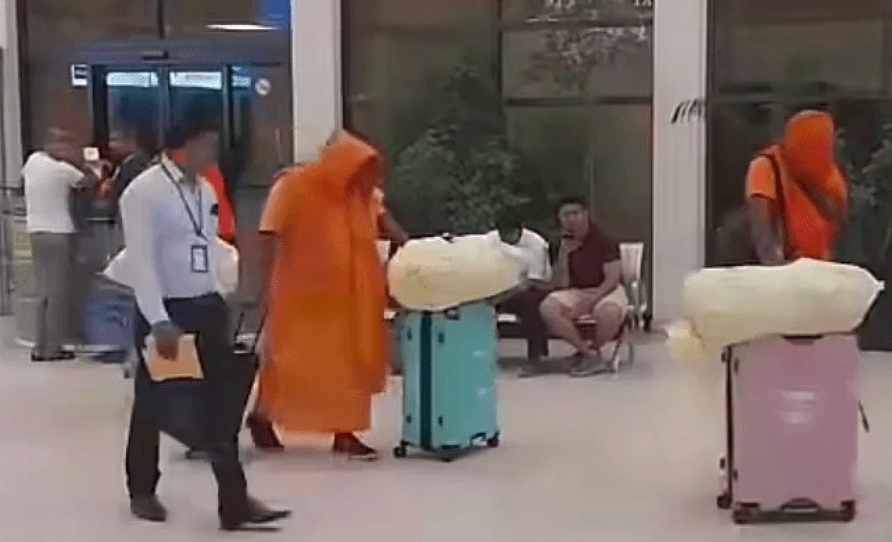 Budist rahiplerin valizlerinden kilolarca uyuşturucu çıktı! Gizli bölmede sakladılar