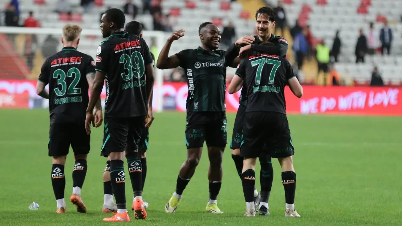 CANLI MAÇ ANLATIMI | Konyaspor ile Trabzonspor karşılaşıyor