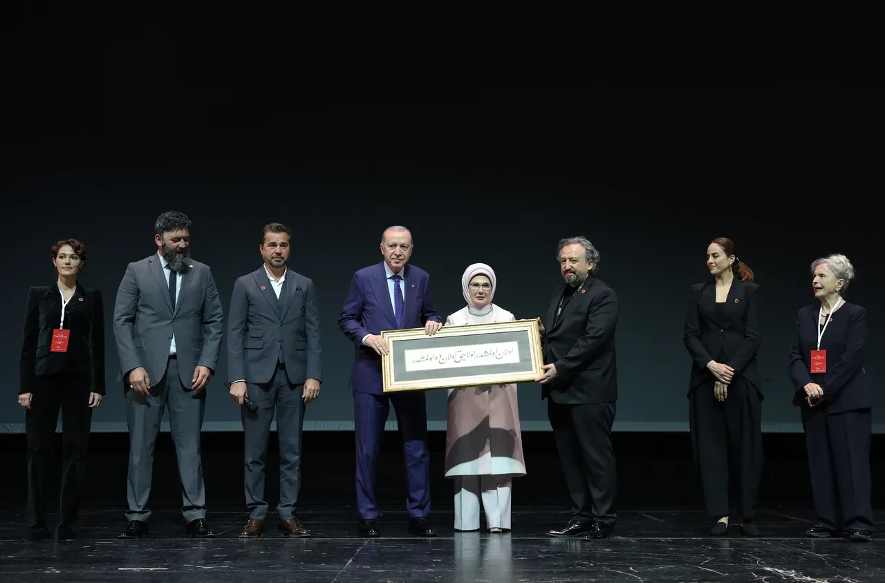 Cumhurbaşkanı Erdoğan "Bir Adam Yaratmak" filminin galasına katıldı