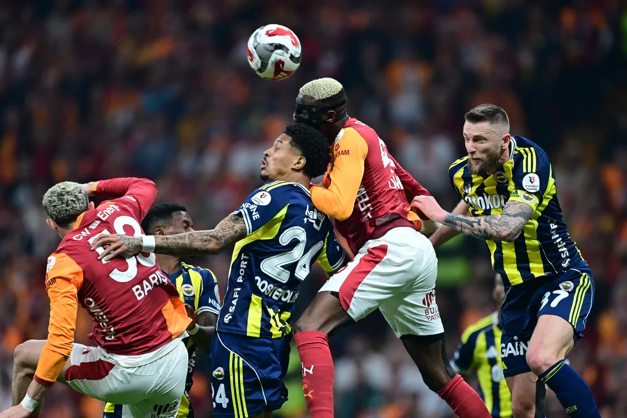 Domenico Tedesco gidecek mi? Fenerbahçe'de sezonun son toplantısı