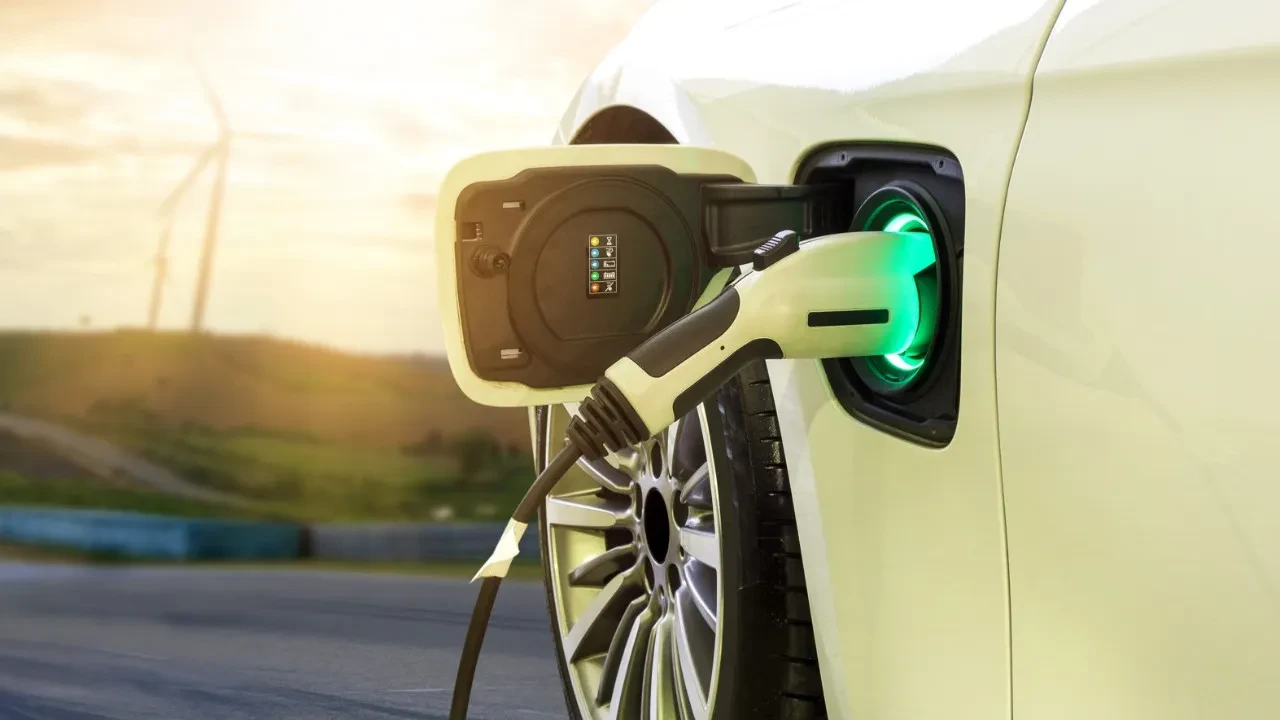 Dünyada ikinci el elektrikli araç fiyatlarında düşüş beklentisi