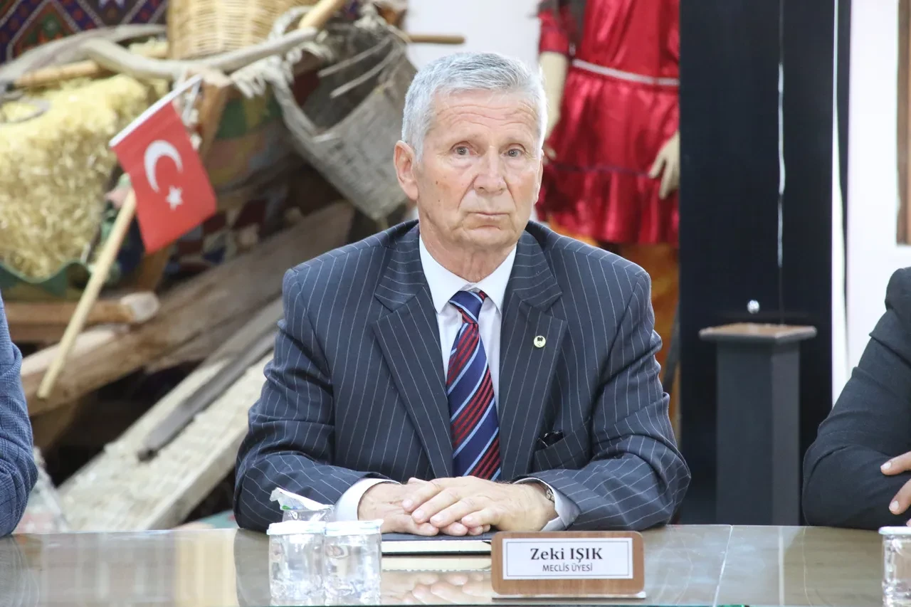 Eşme Belediye Başkan Vekilliğine CHP'li Zeki Işık seçildi