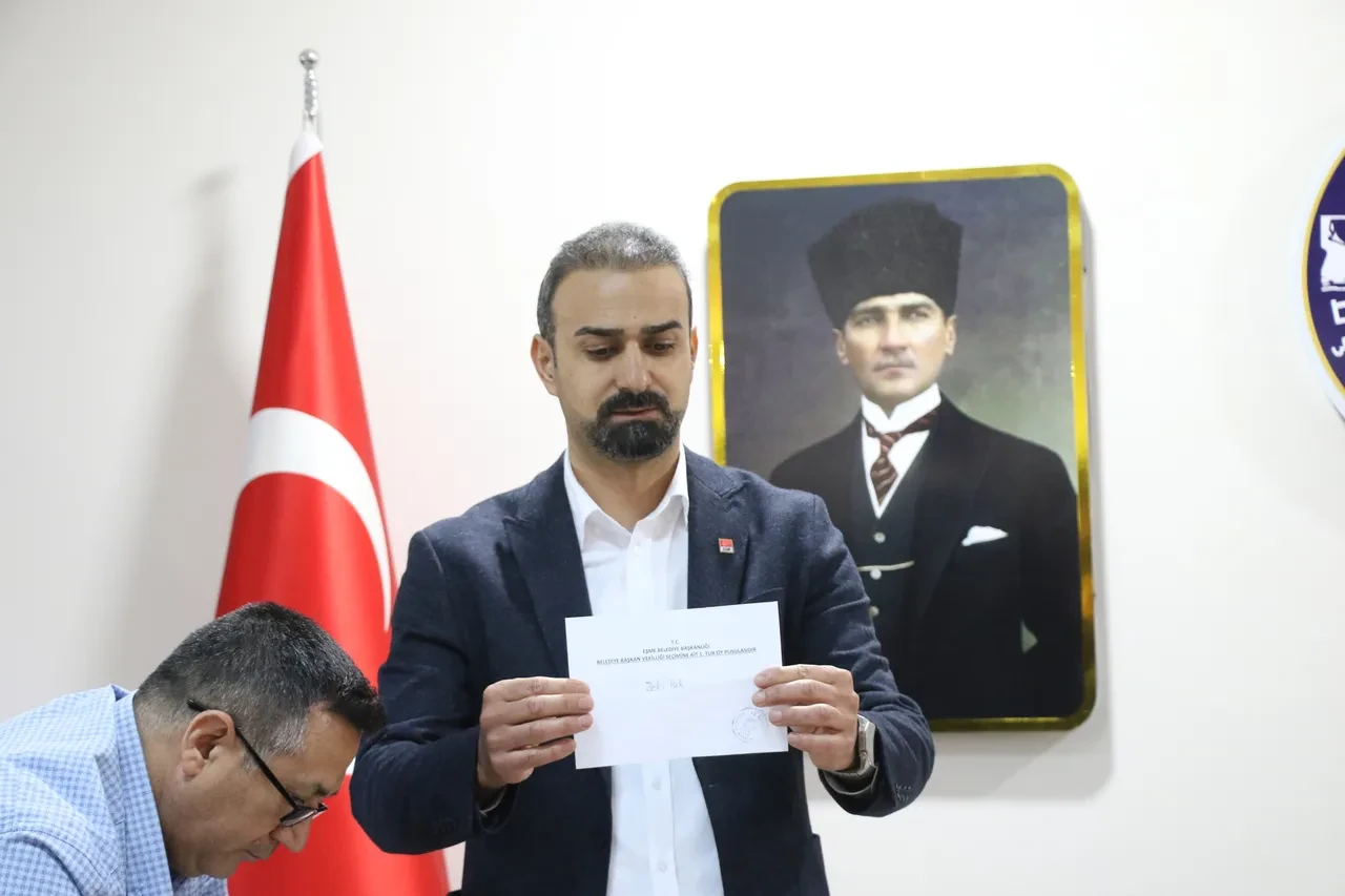 Eşme Belediye Başkan Vekilliğine CHP'li Zeki Işık seçildi