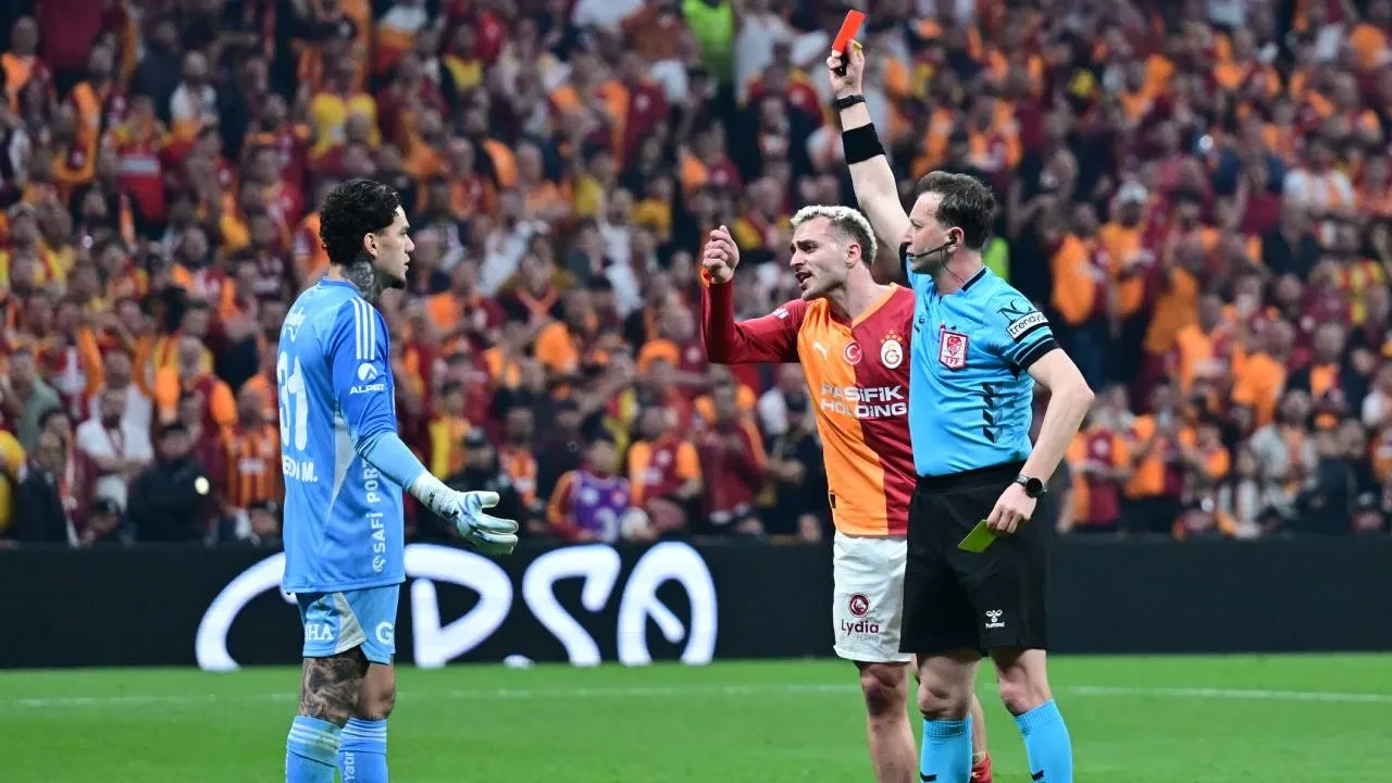 Fenerbahçe'de Ederson'dan özür açıklaması! "Yapmamam gerekirdi"