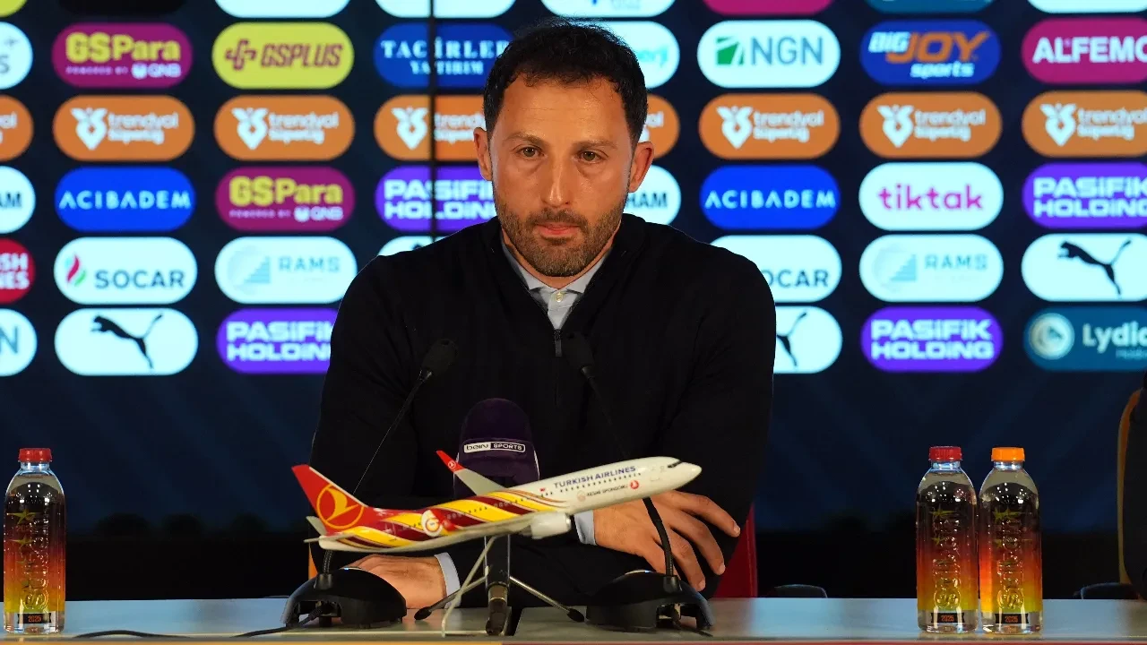 Fenerbahçe'de Tedesco dönemi sona erdi! Sarı-lacivertliler, İtalyan teknik direktör ile yollarını ayırdı