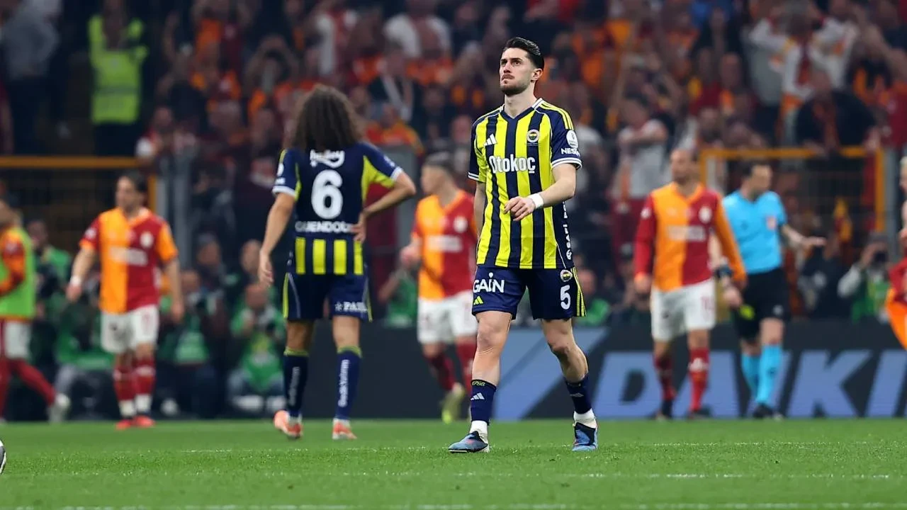 Fenerbahçe'de Tedesco dönemi sona erdi! Sarı-lacivertliler, İtalyan teknik direktör ile yollarını ayırdı