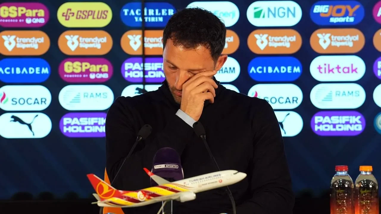 Fenerbahçe'de Tedesco dönemi sona erdi! Sarı-lacivertliler, İtalyan teknik direktör ile yollarını ayırdı