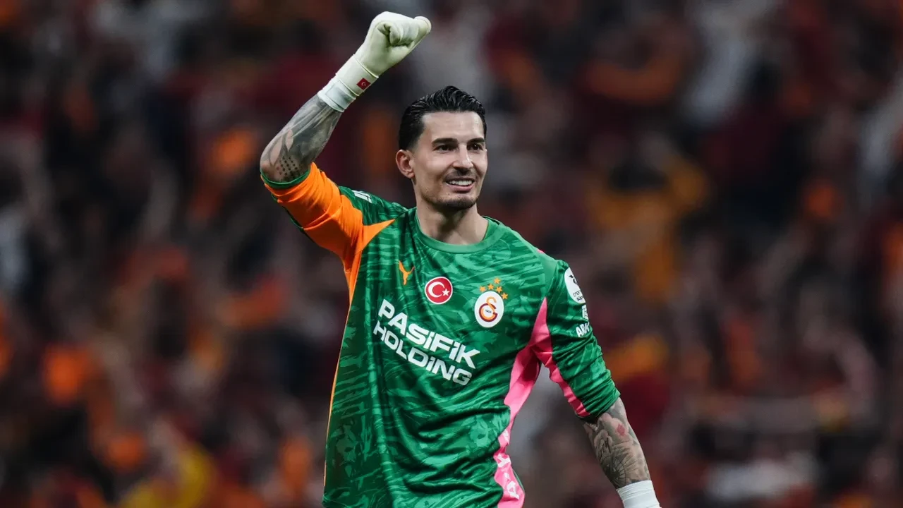 /spor/galatasarayda-ugurcan-cakir-fenerbahce-galibiyetiyle-ilgili-konustu-daha-farkli-bir-g-3296756