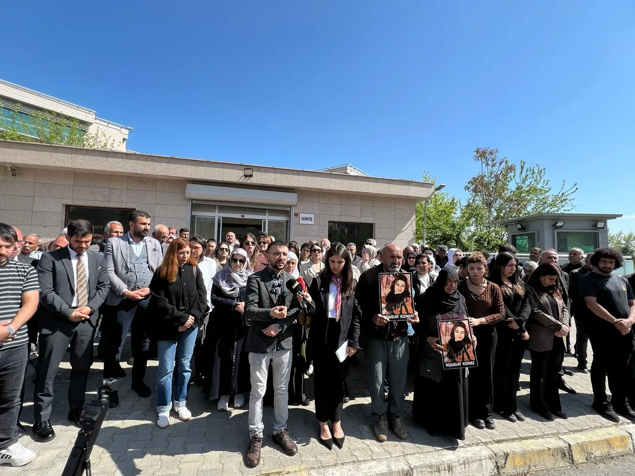 Gülistan'ın arkadaşı Rojwelat Kızmaz soruşturmasında aile harekete geçti: Yeni şüpheler doğdu