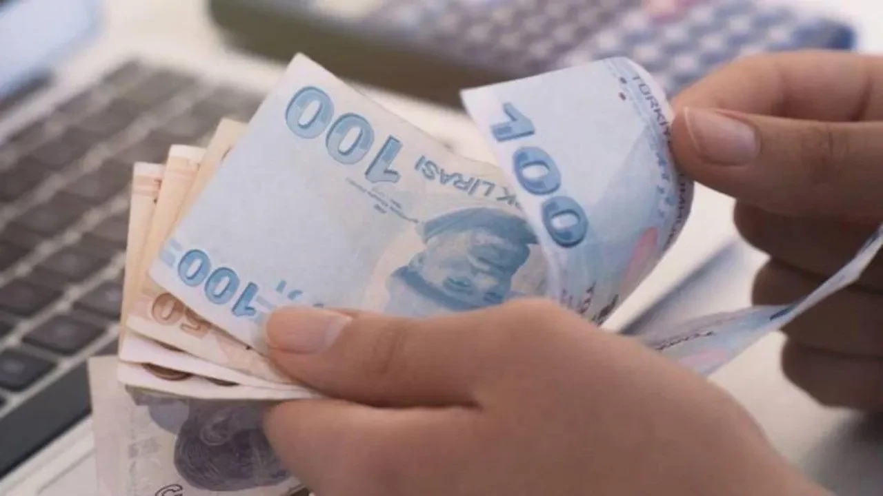 Ne zaman emekli olurum? Özgür Erdursun'dan tüm çalışanlar için kalem kalem emeklilik rehberi