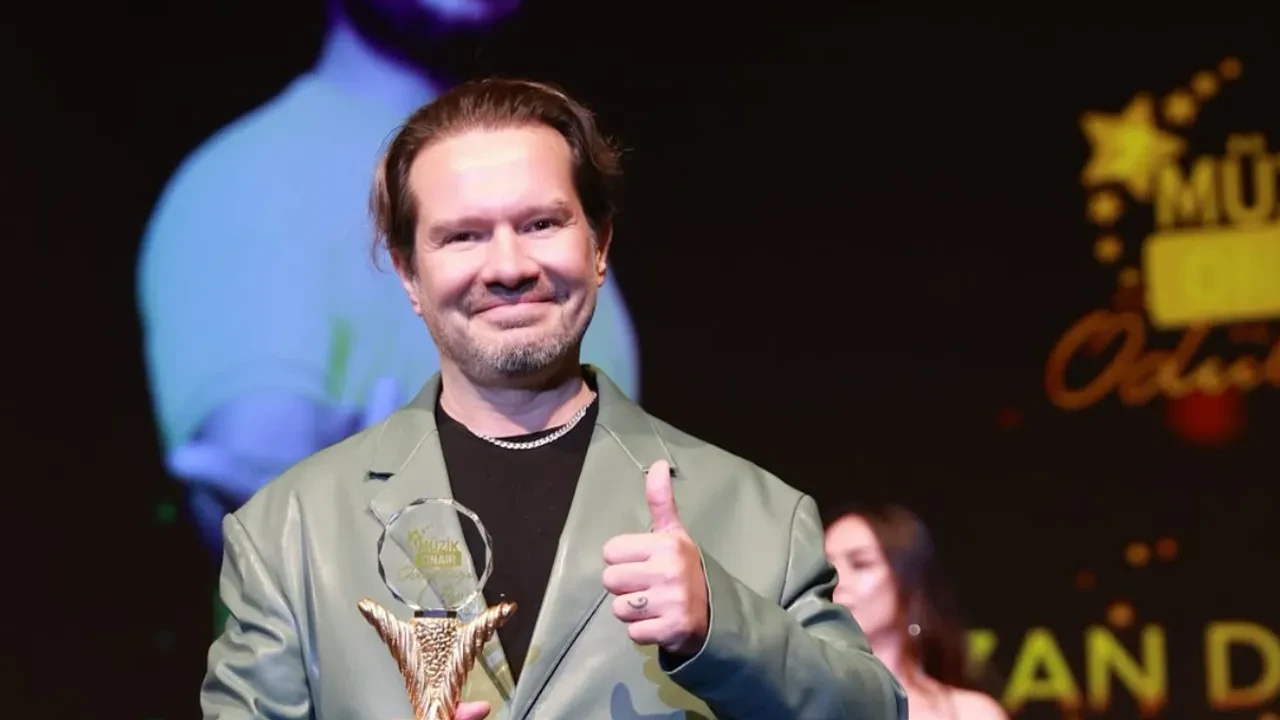 Ozan Doğulu açtı ağzını yumdu gözünü! CHP’li belediyeye: Sokakları savaş alanına döndürdü