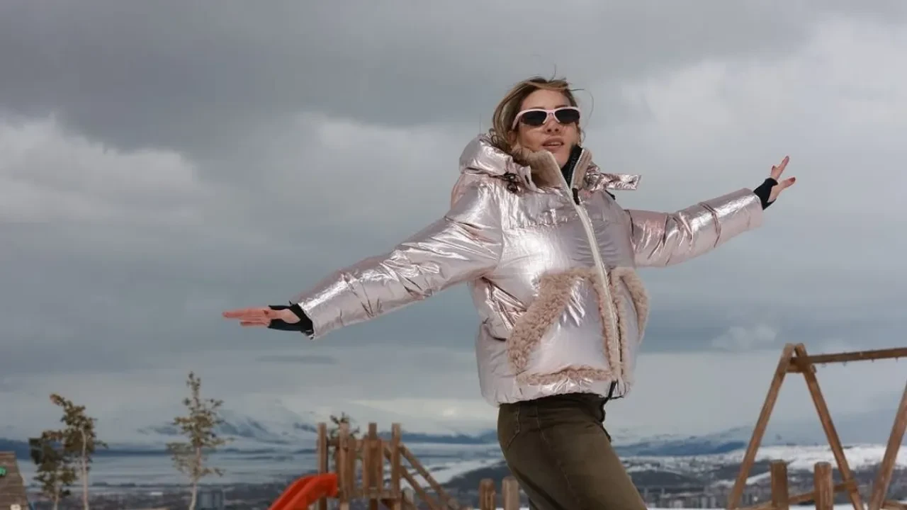 Sinem Kobal evlenme teklifini ilk kez anlattı! Kenan İmirzalıoğlu’nun eşine aşık olduğu tarih