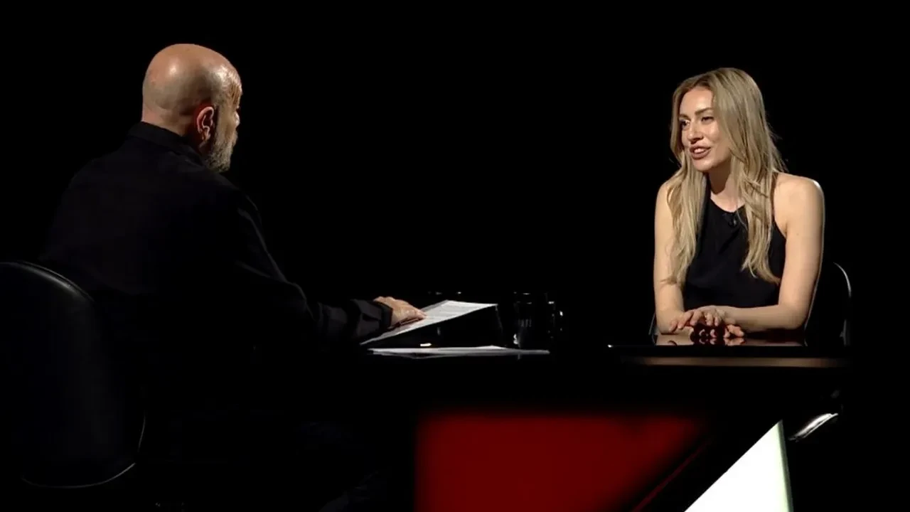 Sinem Kobal evlenme teklifini ilk kez anlattı! Kenan İmirzalıoğlu’nun eşine aşık olduğu tarih