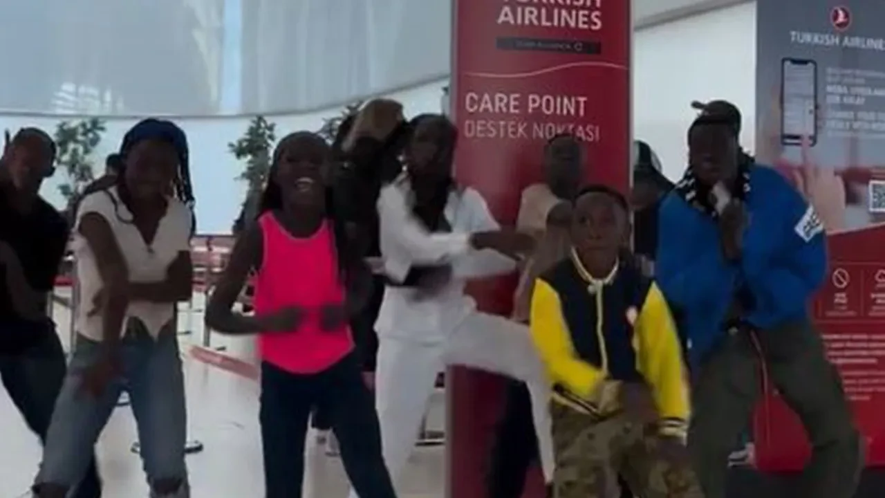 Ugandalı Hypers Kids Africa'dan Milli takımımıza destek! Dans performansı damga vurdu