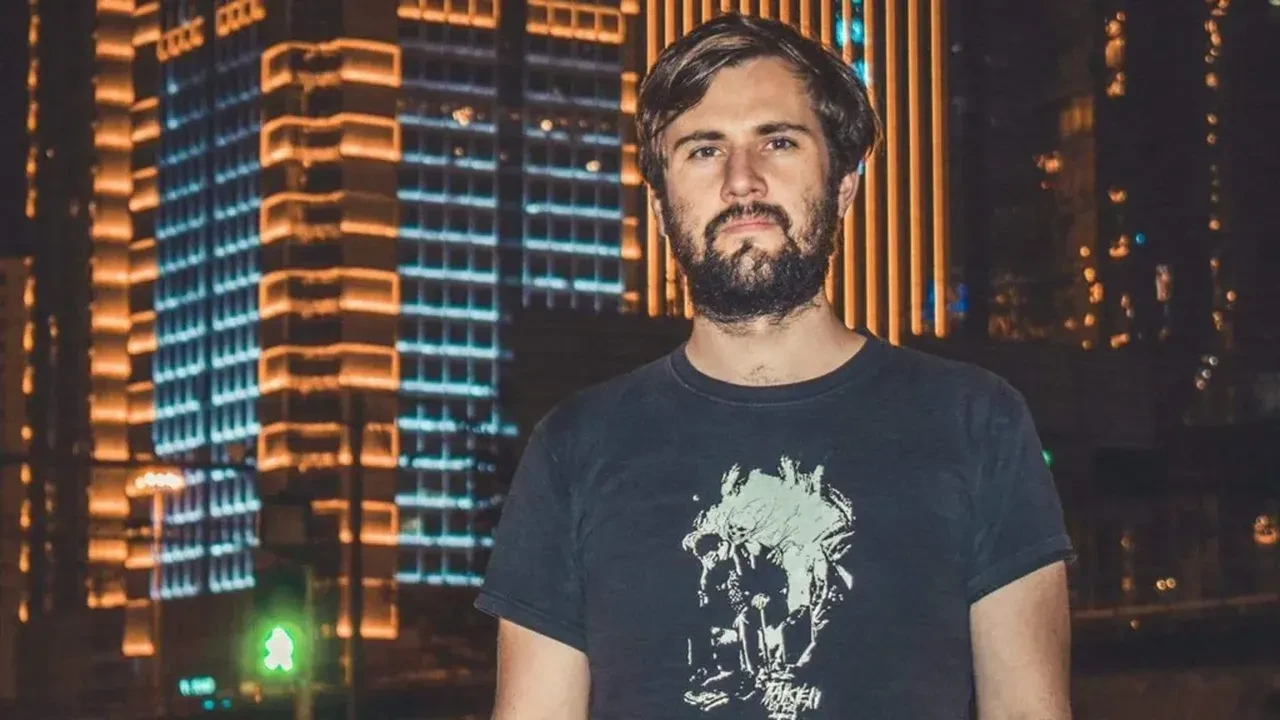 Yanlışlıkla kendi arabasına müşteri oldu: Çalınan aracını satın aldı